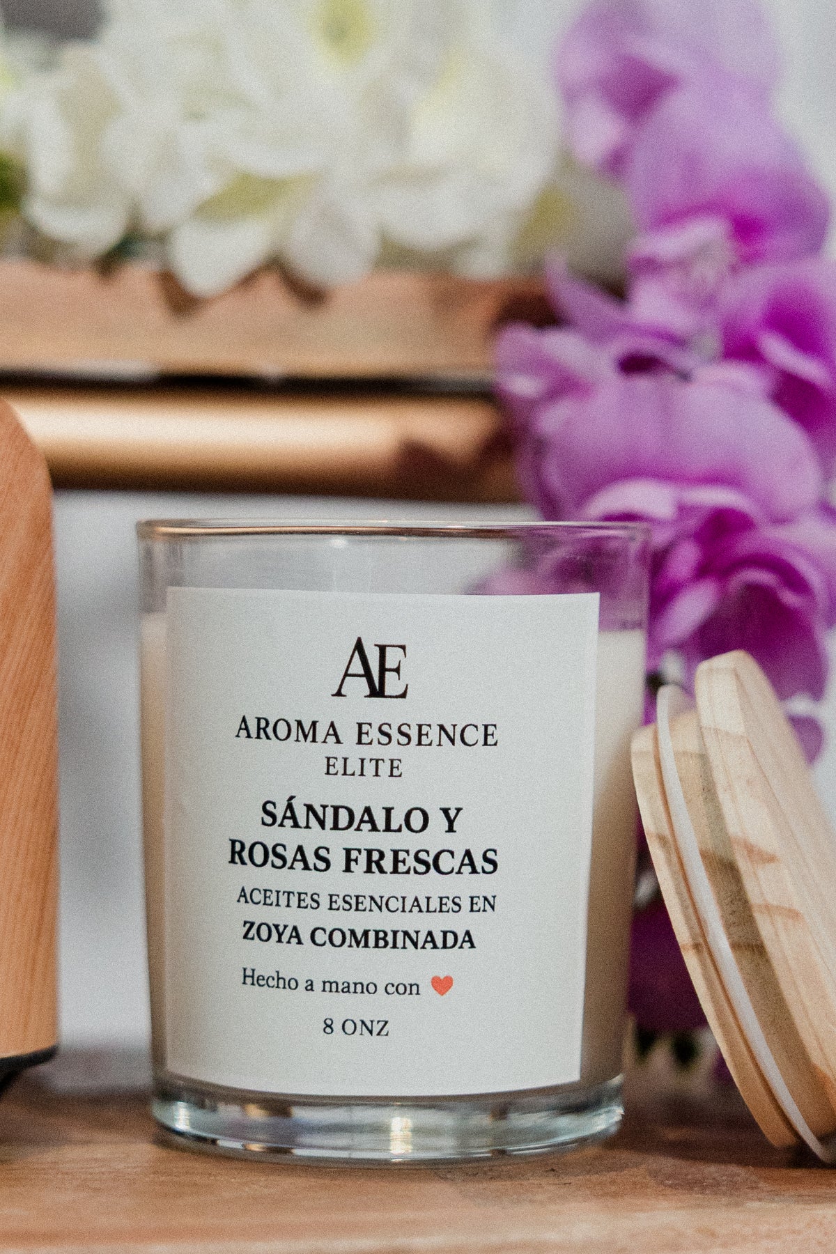 Vela Aromática Sándalo y Rosas Frescas – 8 oz